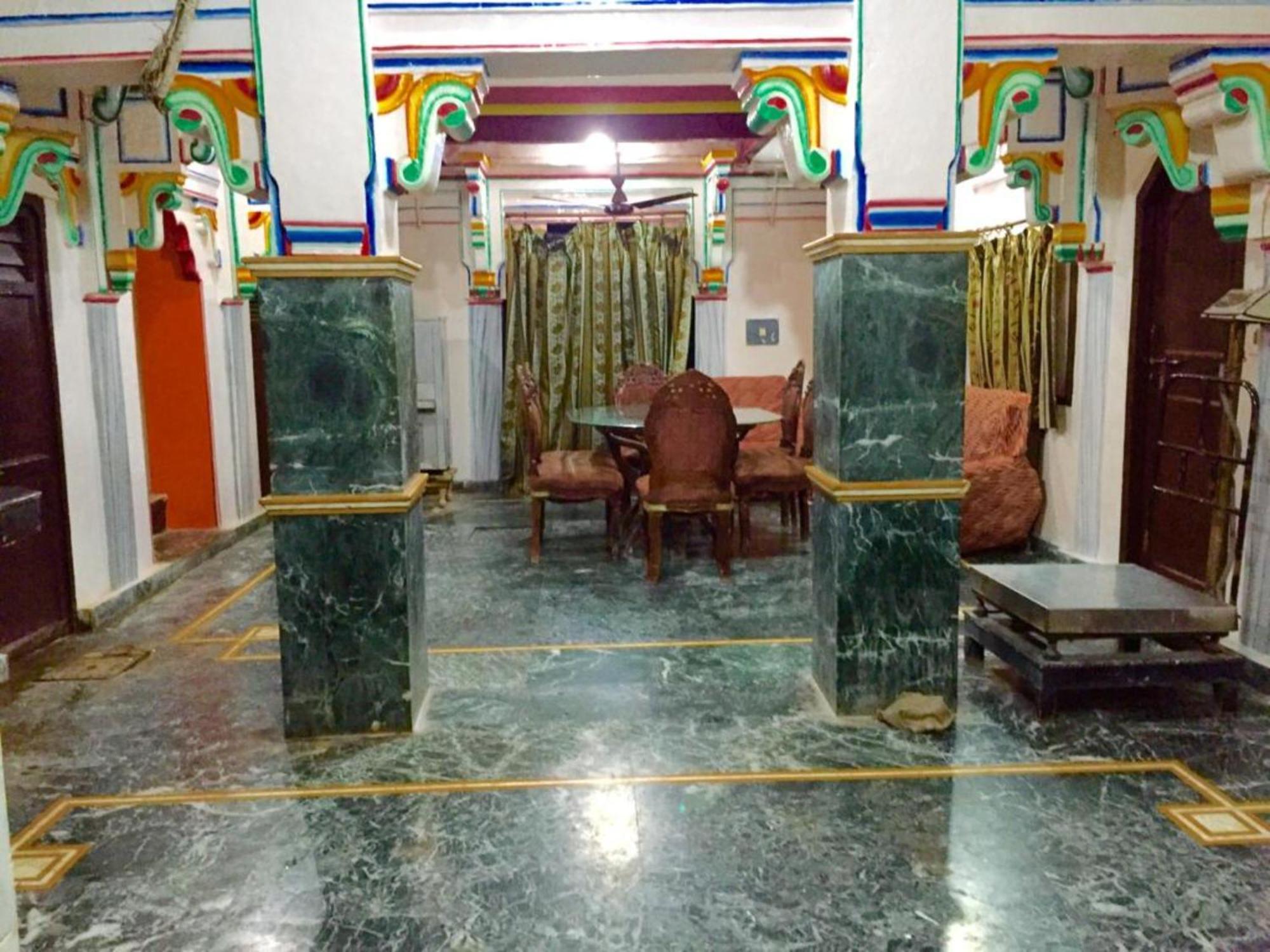 Grg Shanti Guest House Varanasi Near Manikarnika Ghat エクステリア 写真