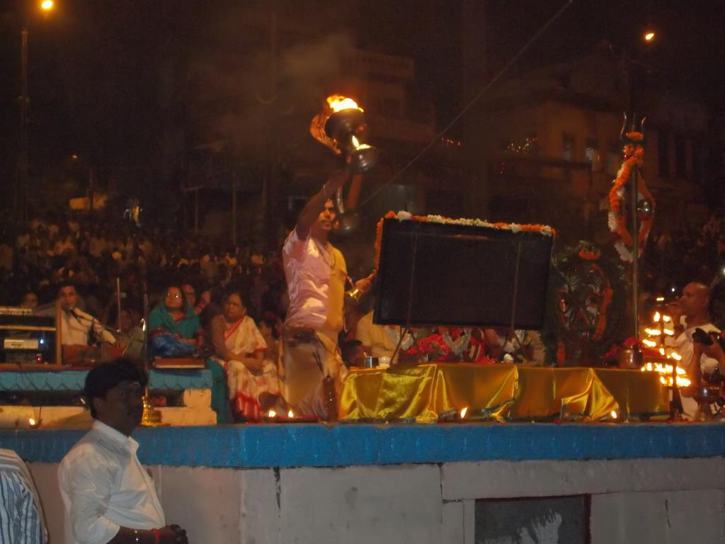 Grg Shanti Guest House Varanasi Near Manikarnika Ghat エクステリア 写真