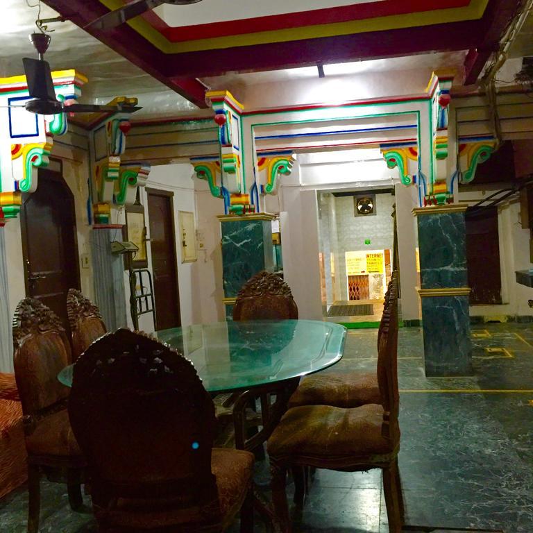 Grg Shanti Guest House Varanasi Near Manikarnika Ghat エクステリア 写真